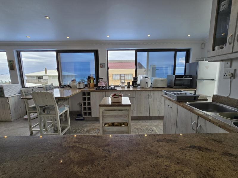 4 Bedroom Property for Sale in Outeniqua Strand Western Cape